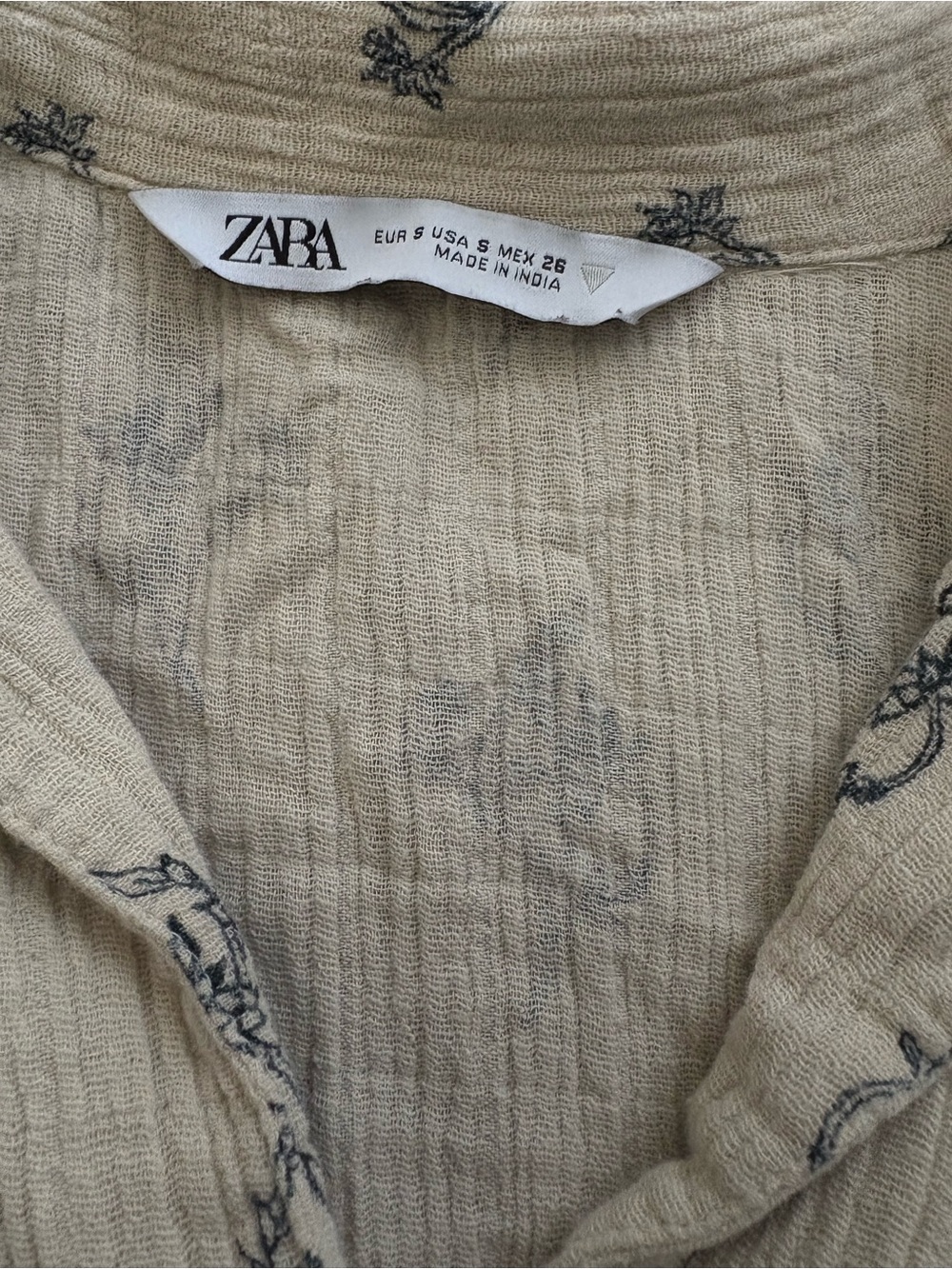 ZARA printed chiffon style button up top - Picture 8 of 10